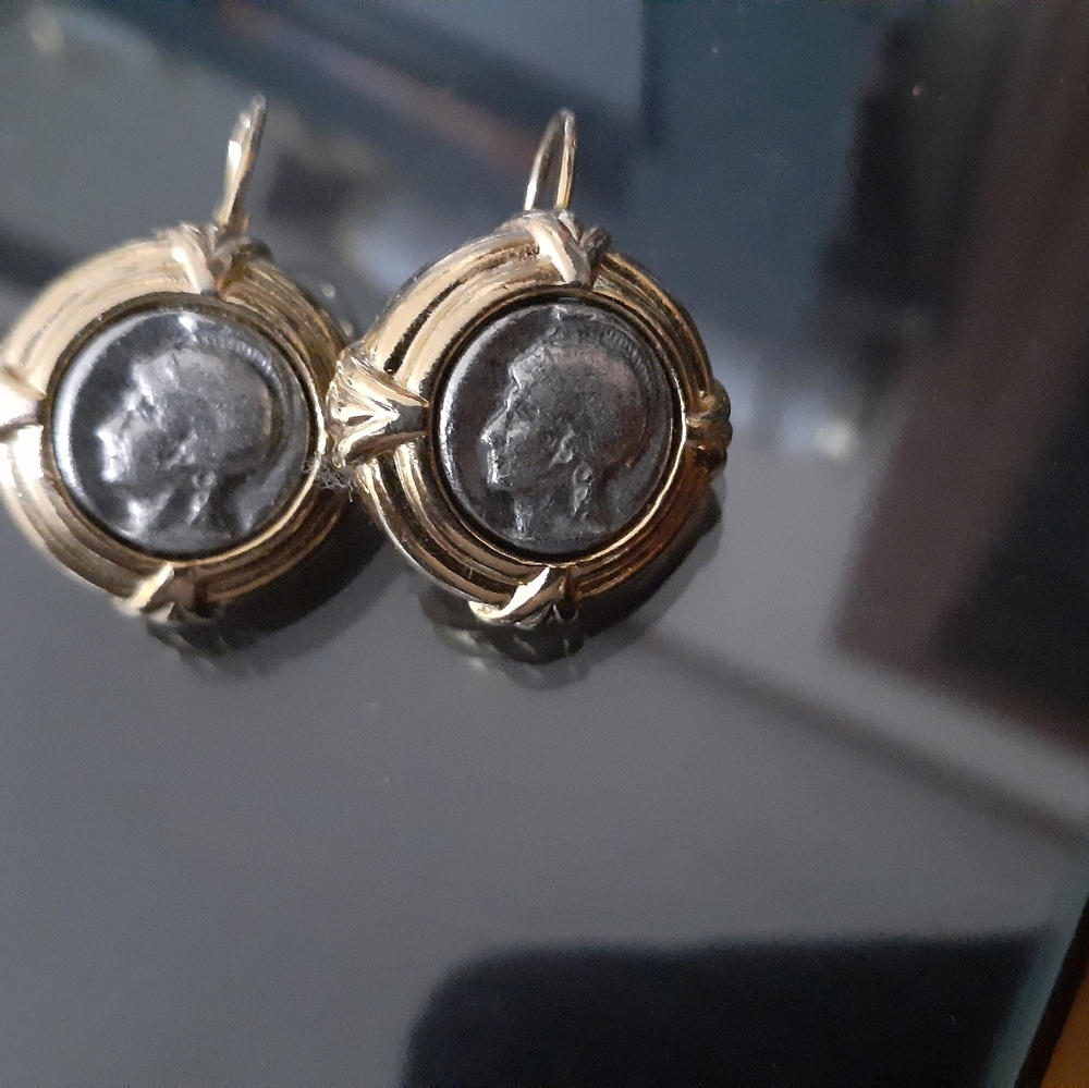Earrings - Picture 3 of 3